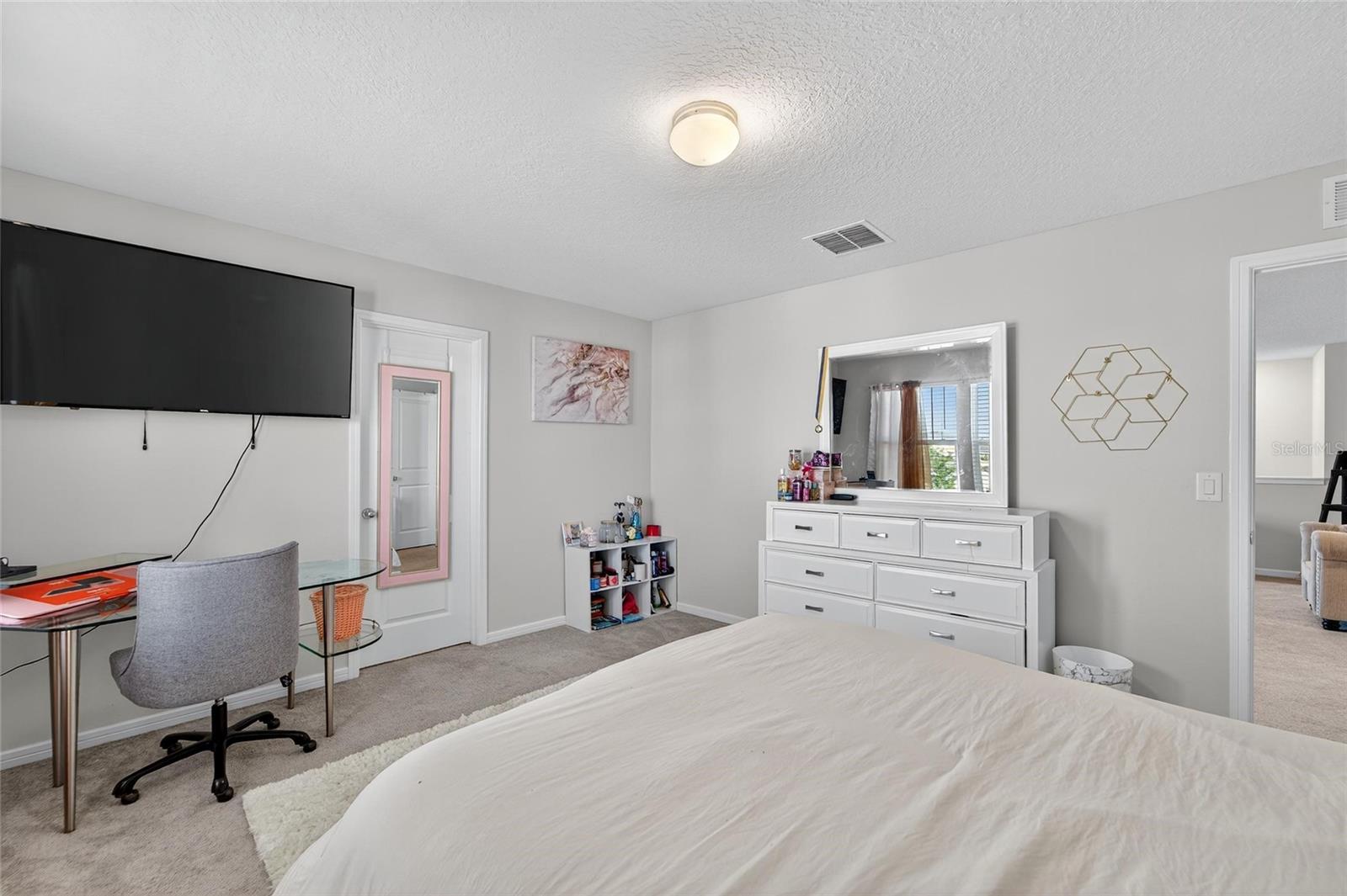 Image 9 of 41 For 1015 Golden Shiner Avenue