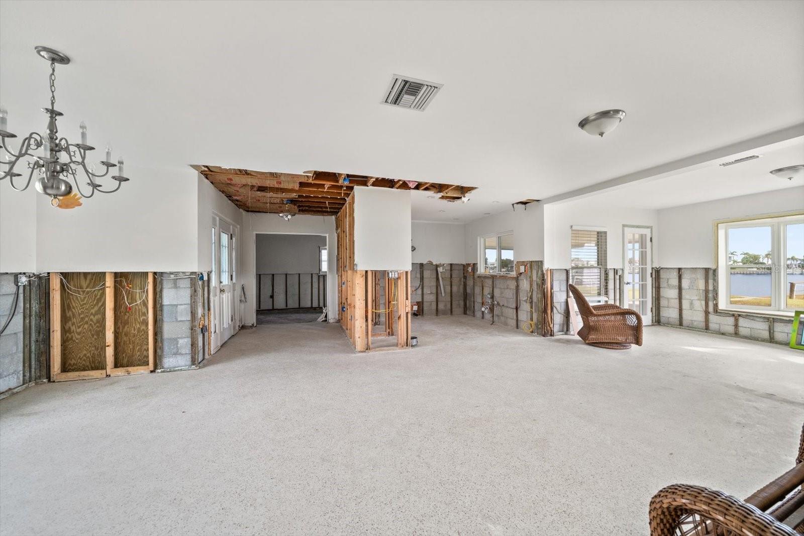 Image 14 of 45 For 2031 20th Avenue Parkway