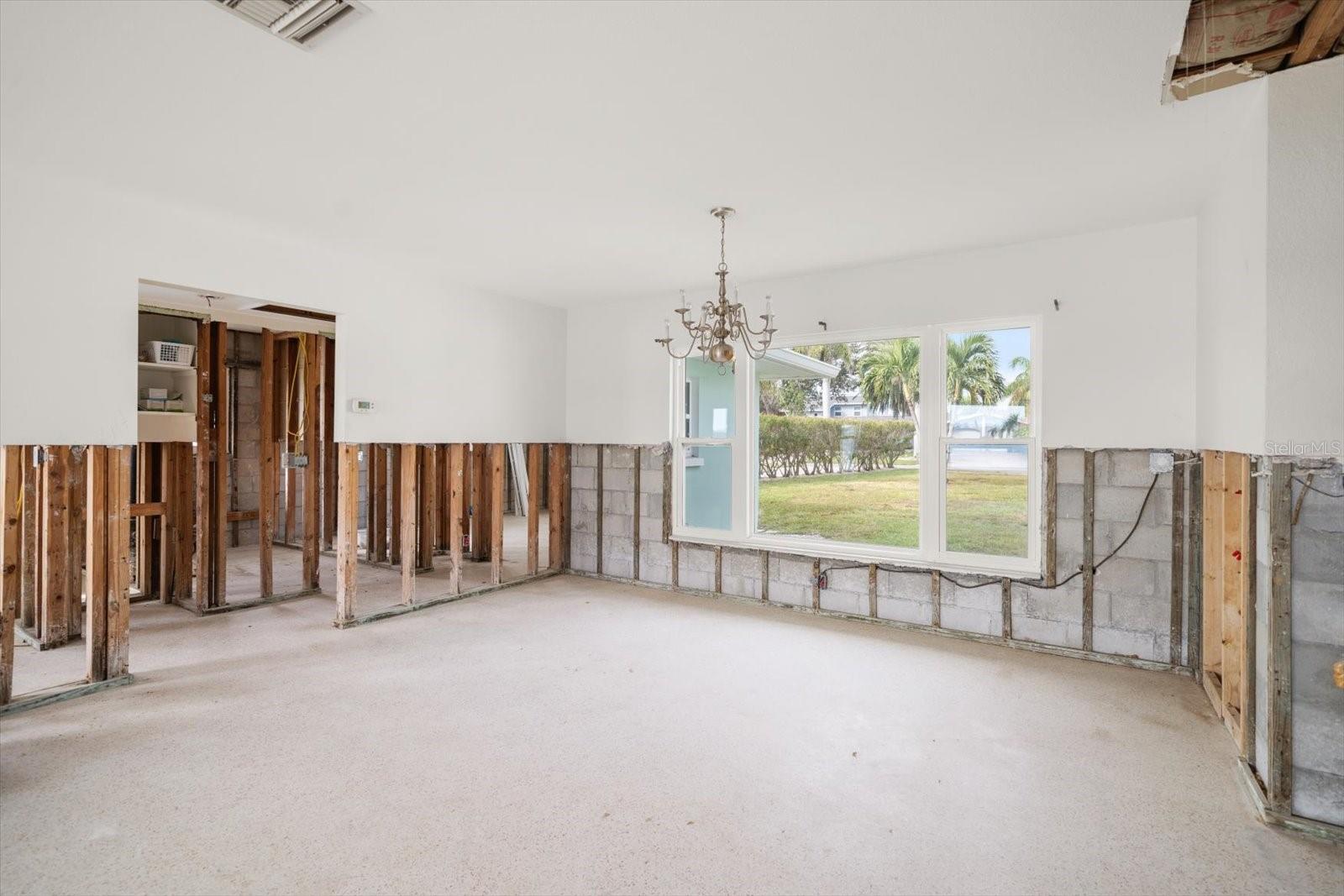 Image 15 of 45 For 2031 20th Avenue Parkway