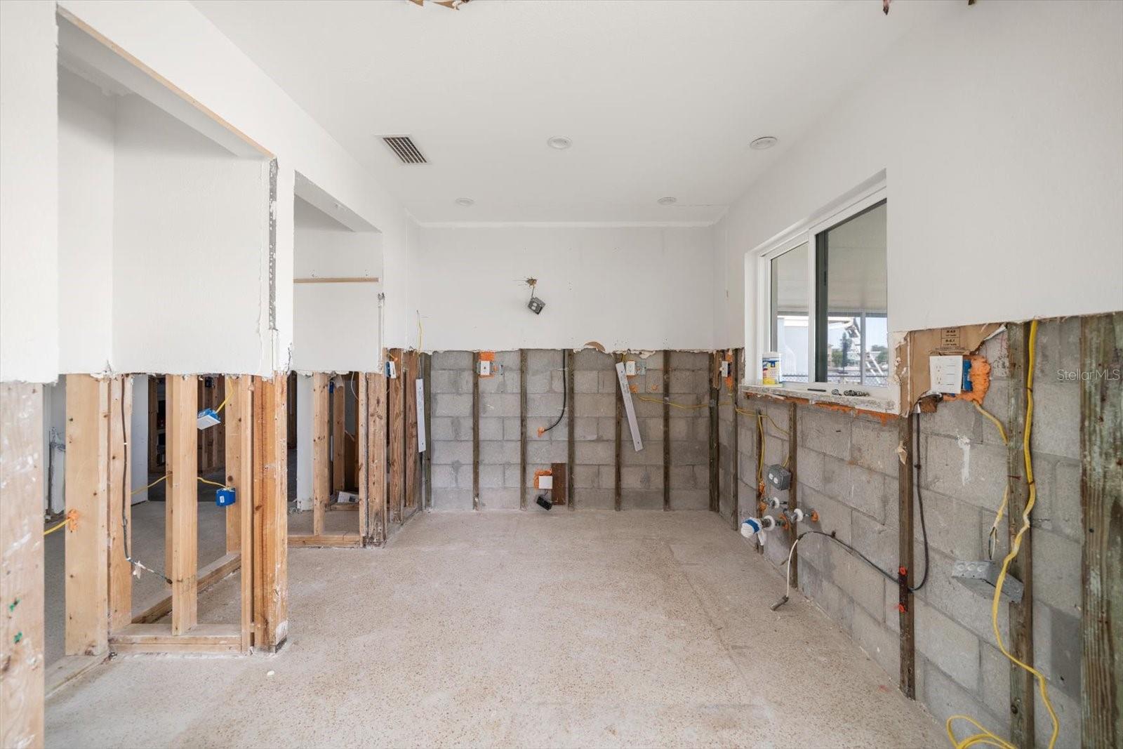 Image 16 of 45 For 2031 20th Avenue Parkway