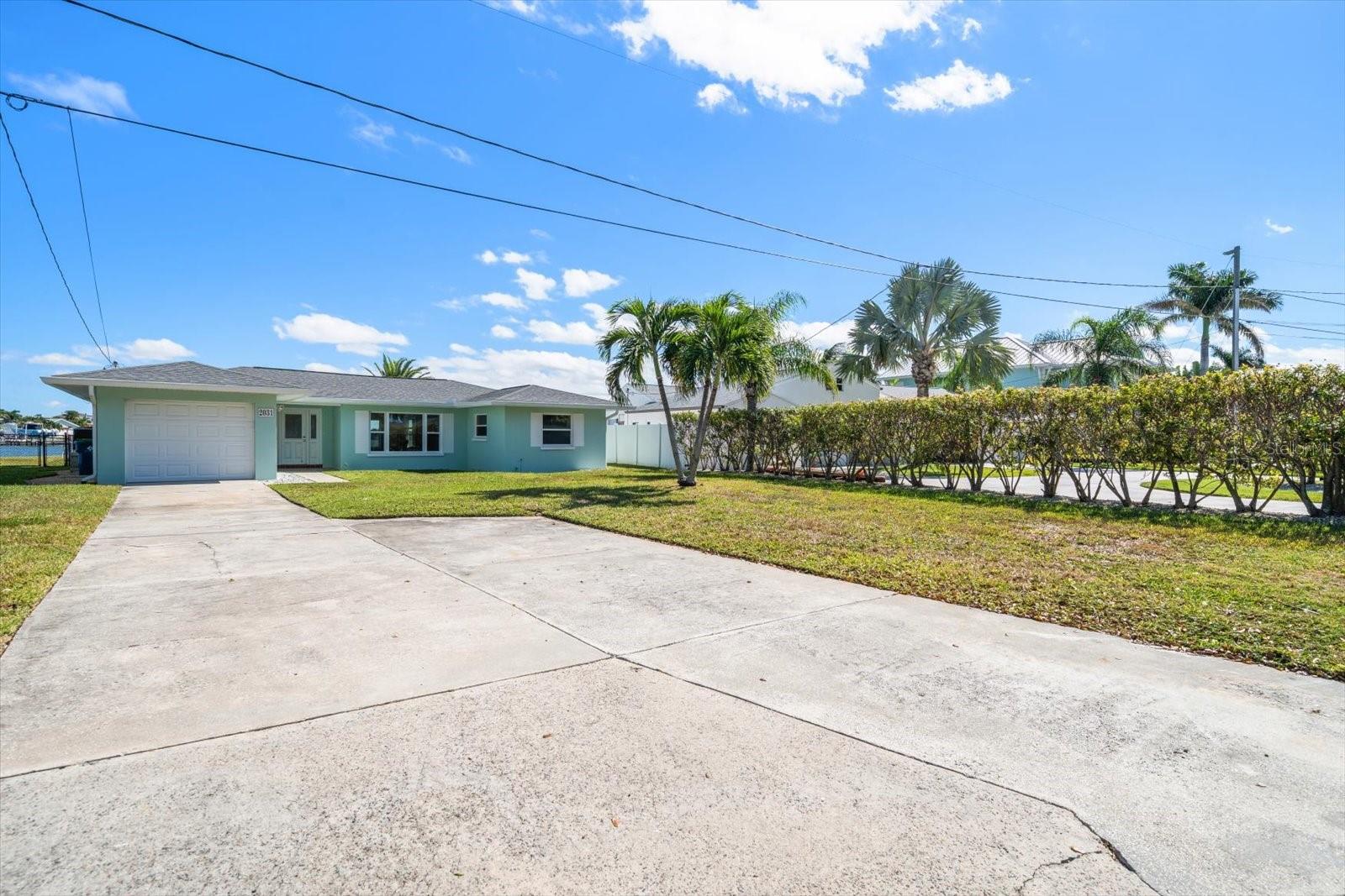 Image 2 of 45 For 2031 20th Avenue Parkway