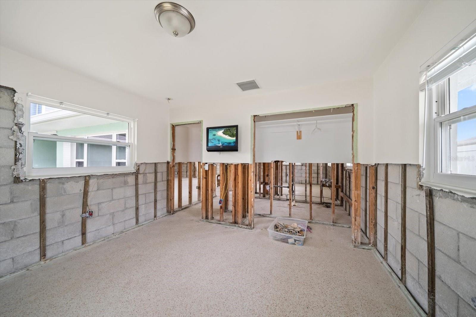 Image 25 of 45 For 2031 20th Avenue Parkway