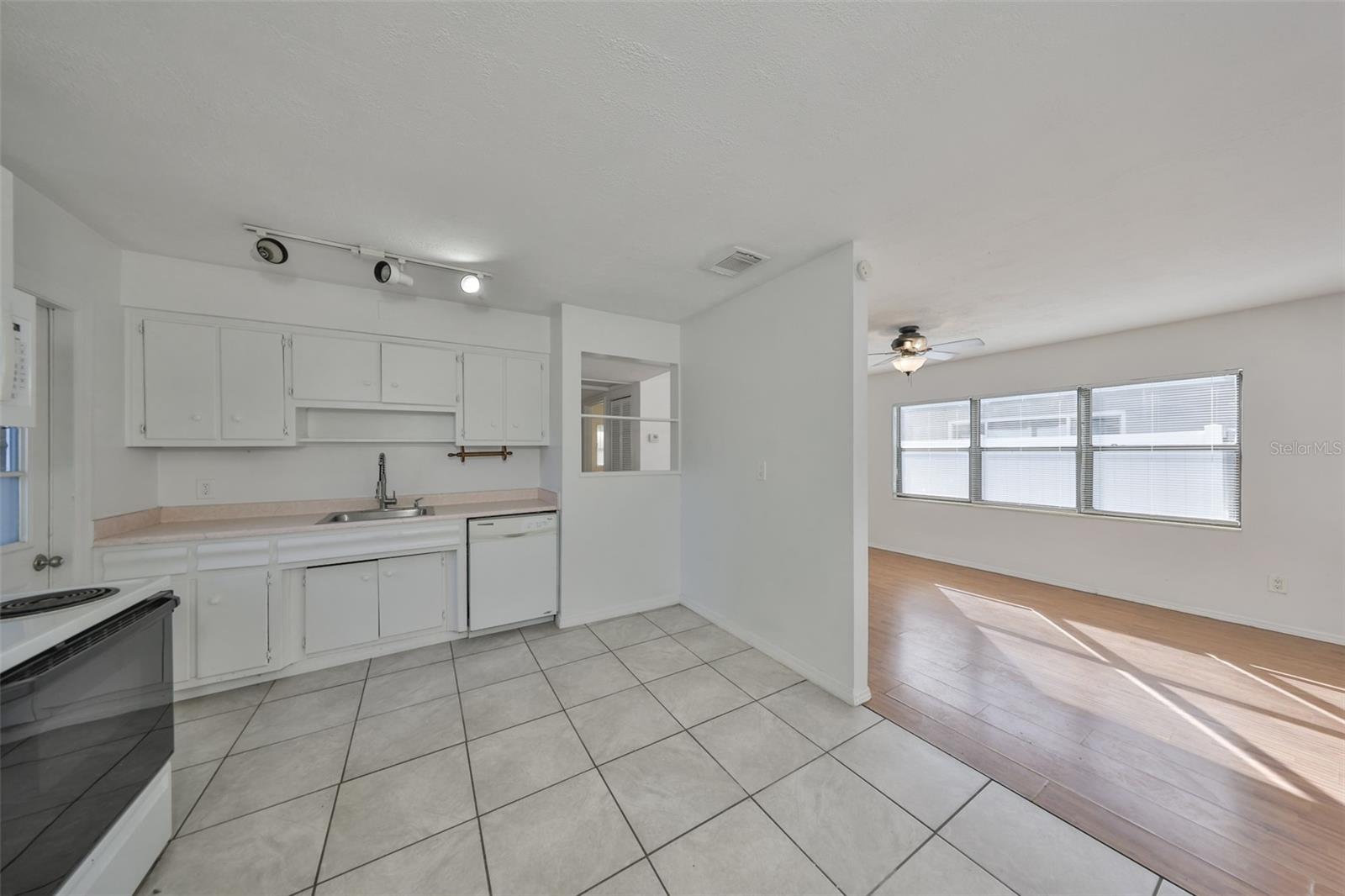 Image 10 of 32 For 6912 40th Avenue N