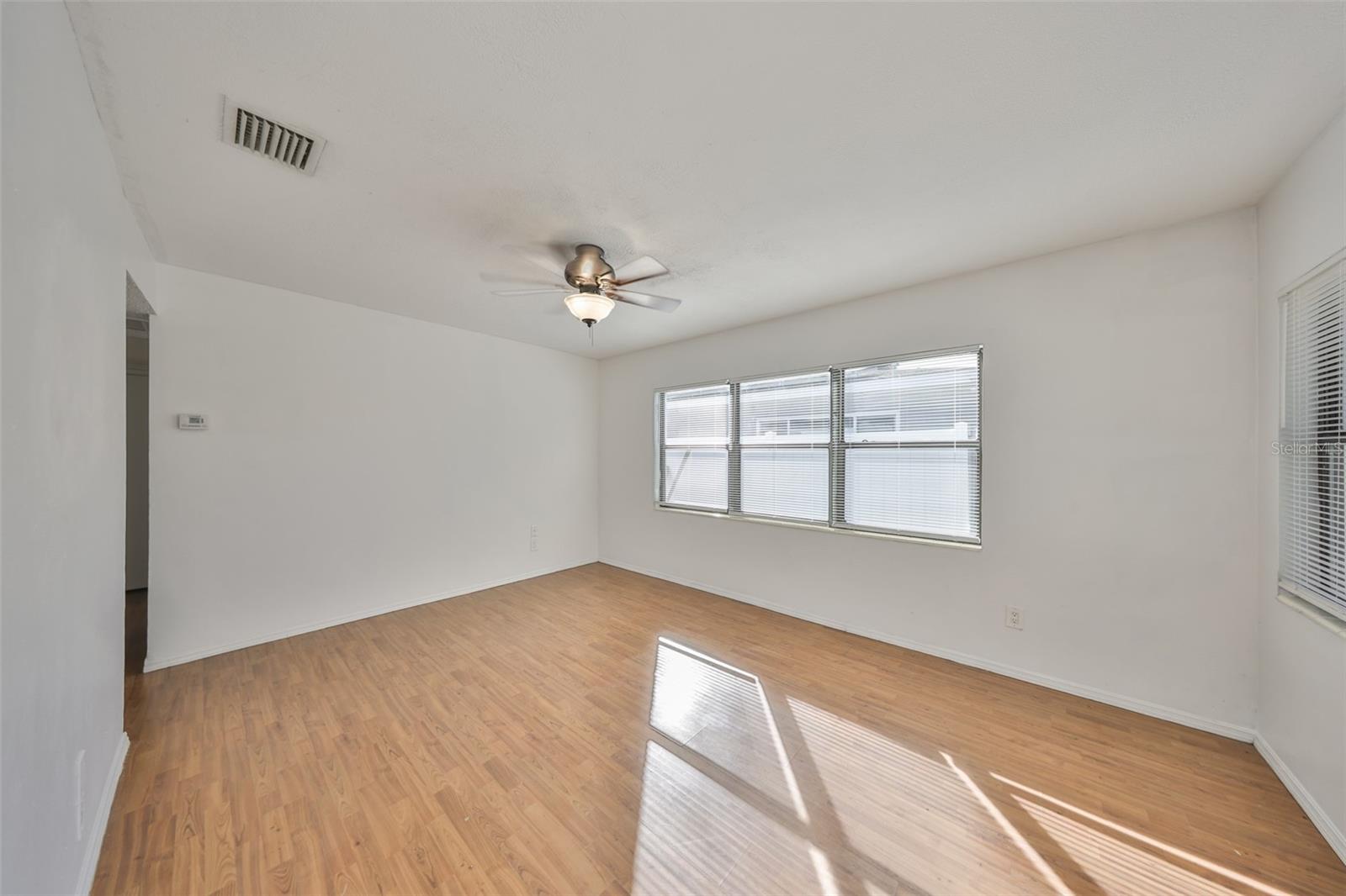 Image 11 of 32 For 6912 40th Avenue N