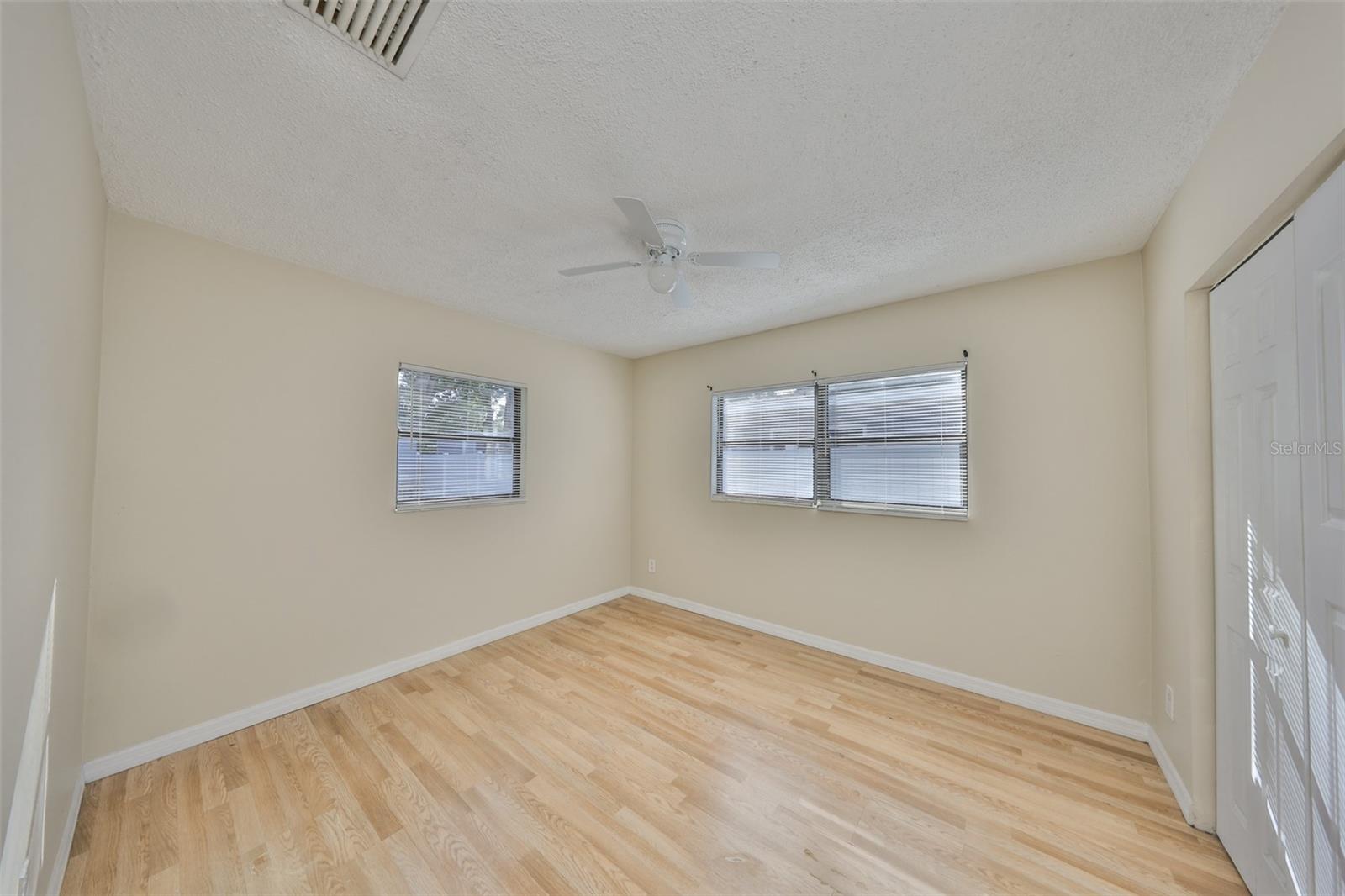 Image 14 of 32 For 6912 40th Avenue N