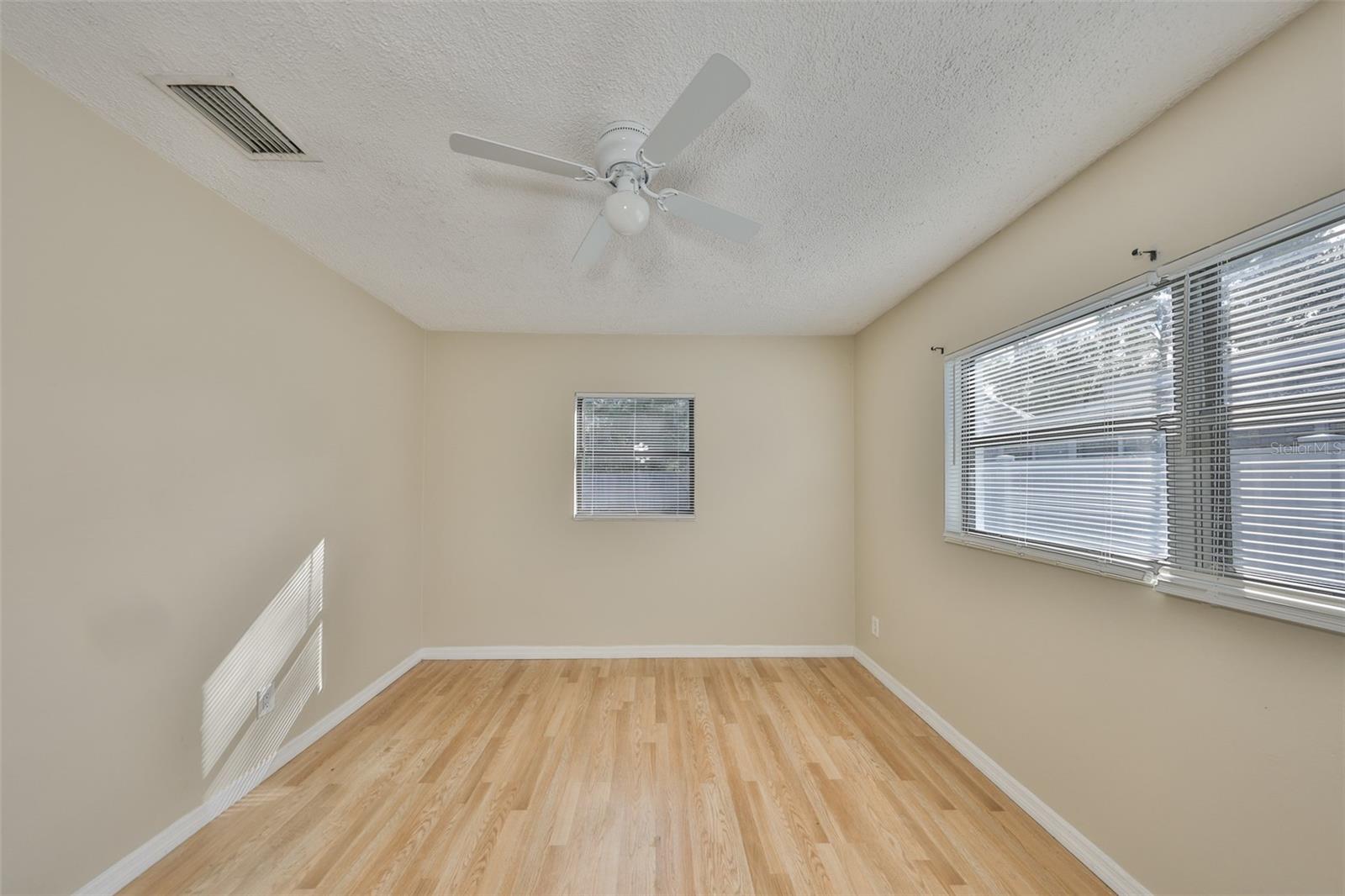 Image 15 of 32 For 6912 40th Avenue N