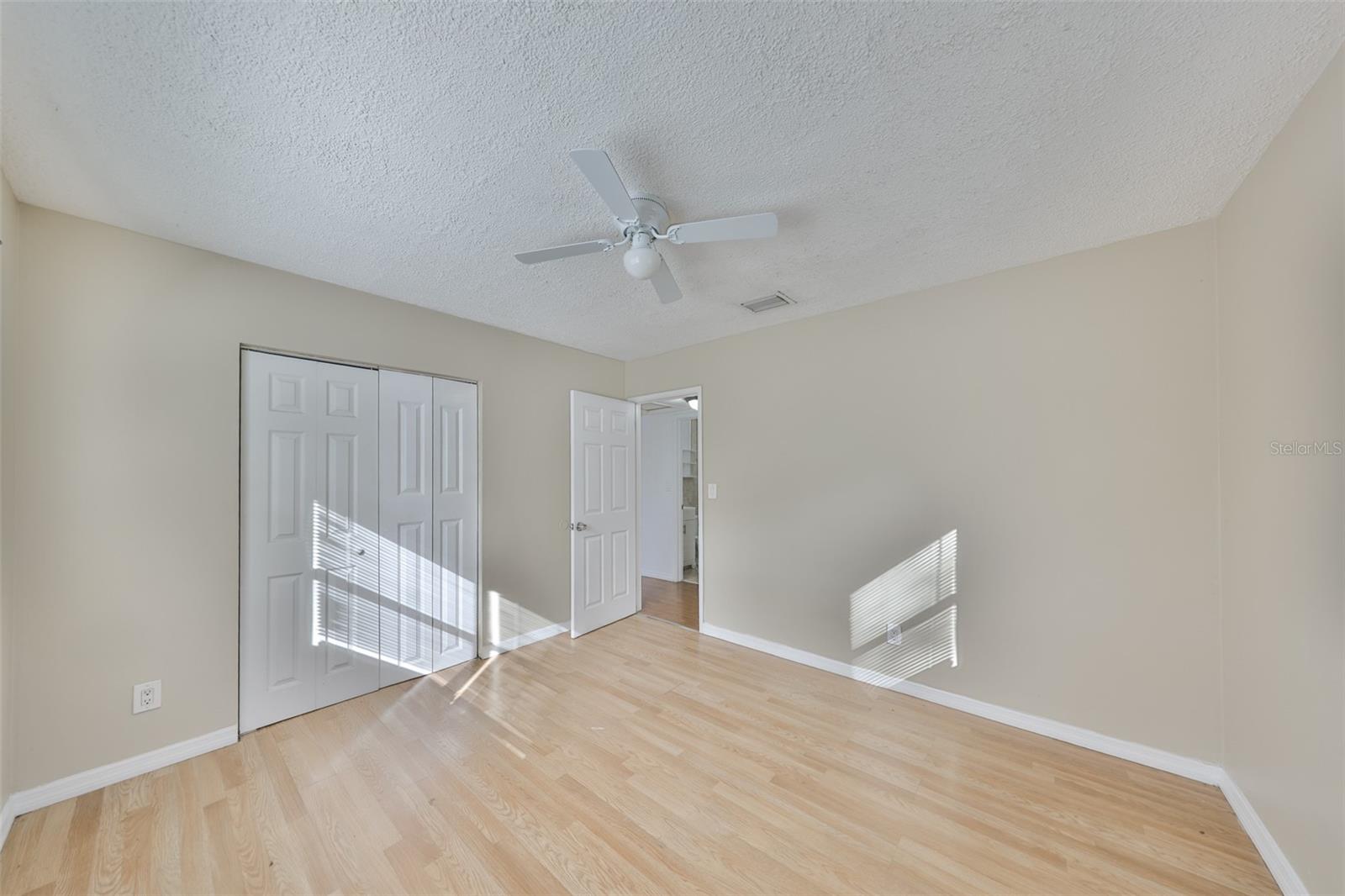 Image 16 of 32 For 6912 40th Avenue N