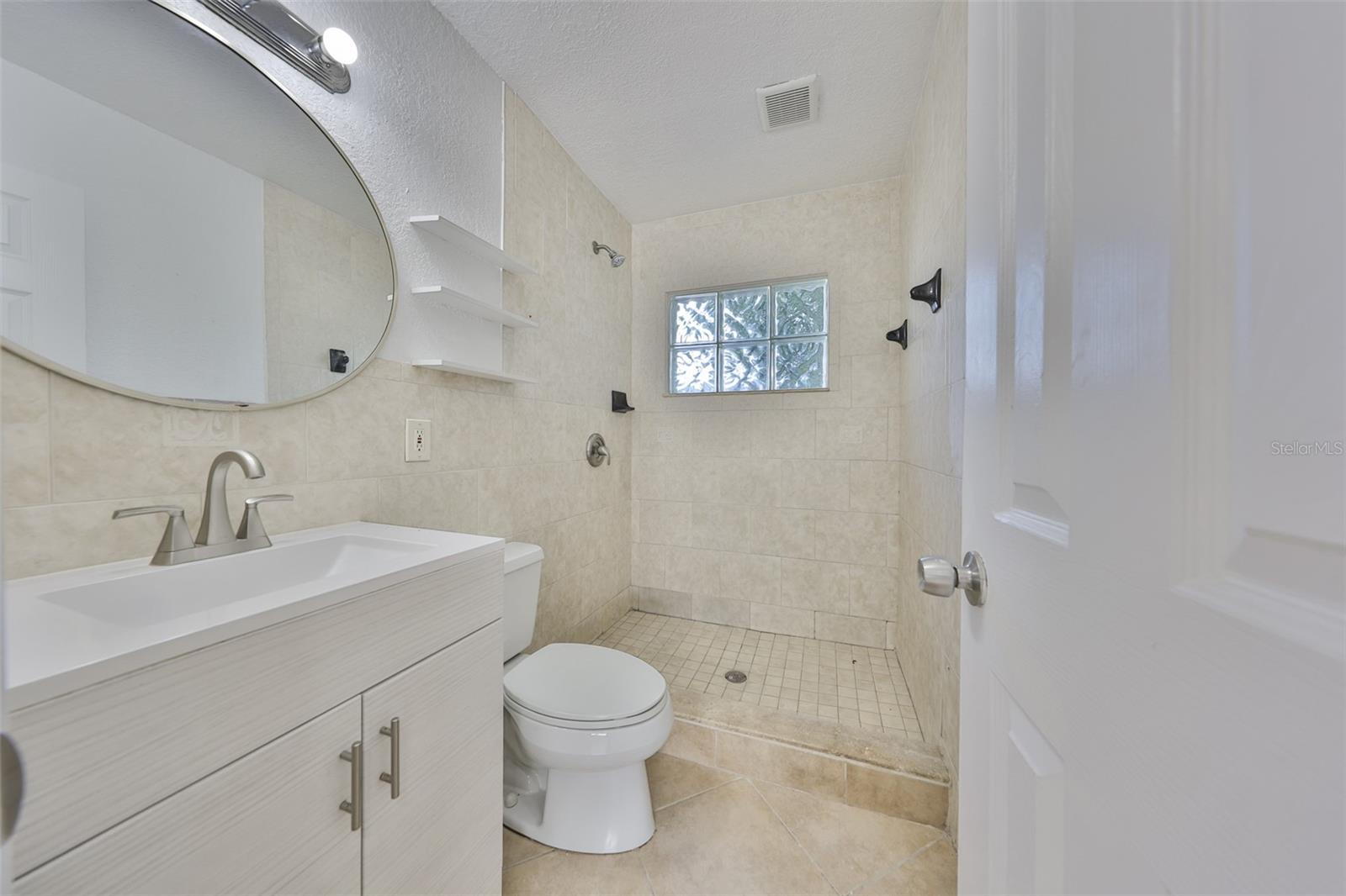 Image 20 of 32 For 6912 40th Avenue N