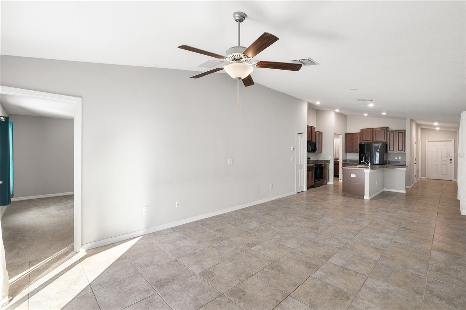 Image 13 of 32 For 10205 Cool Waterlily Avenue