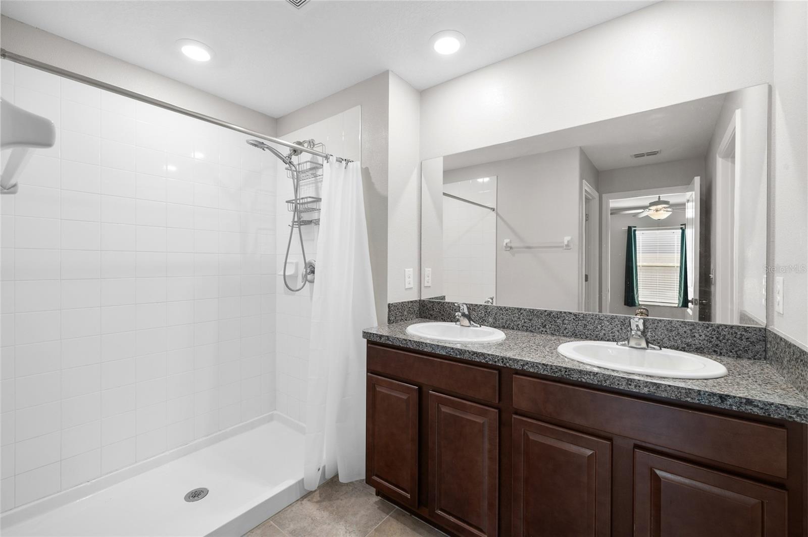 Image 18 of 32 For 10205 Cool Waterlily Avenue