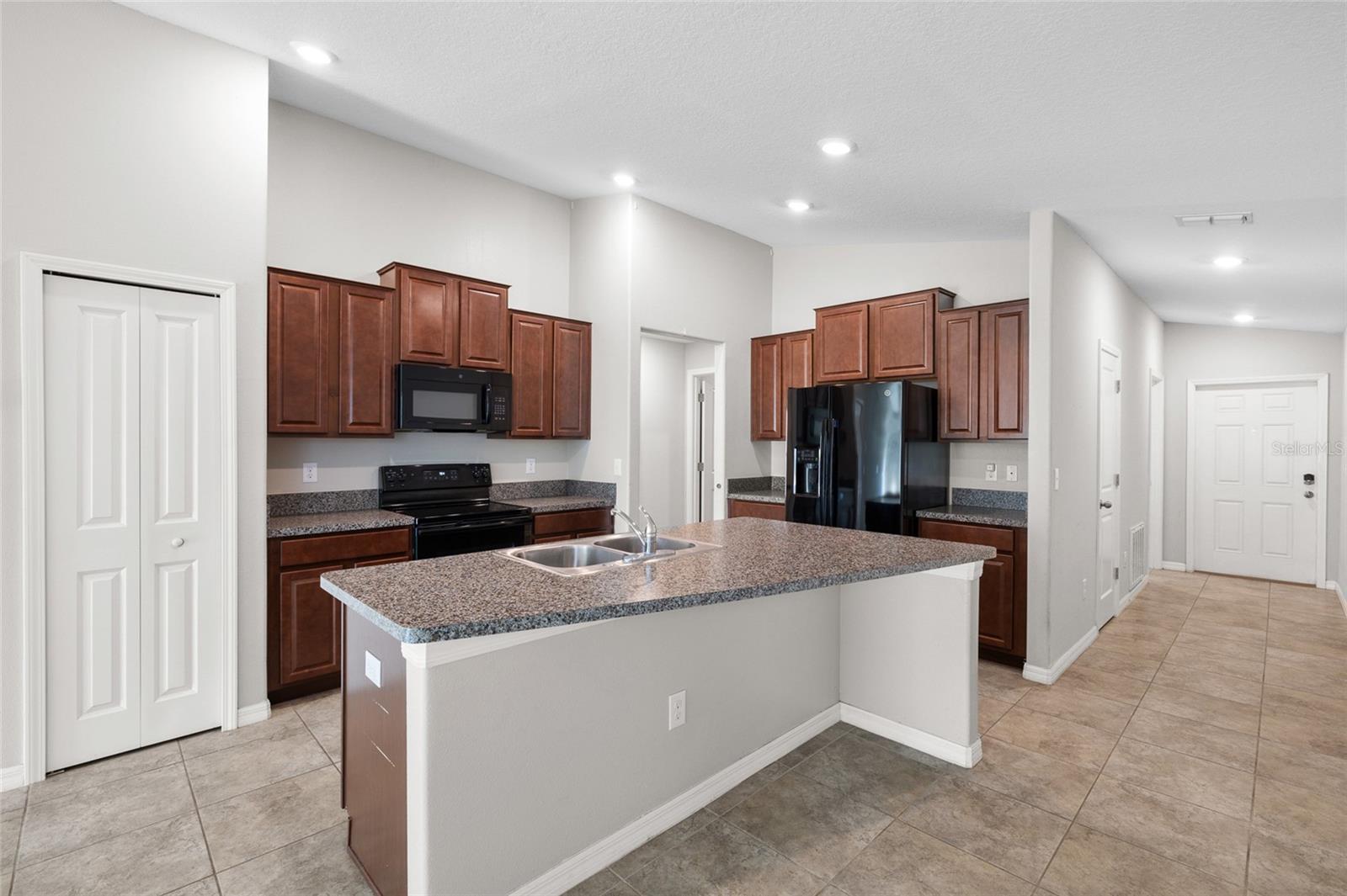 Image 2 of 32 For 10205 Cool Waterlily Avenue