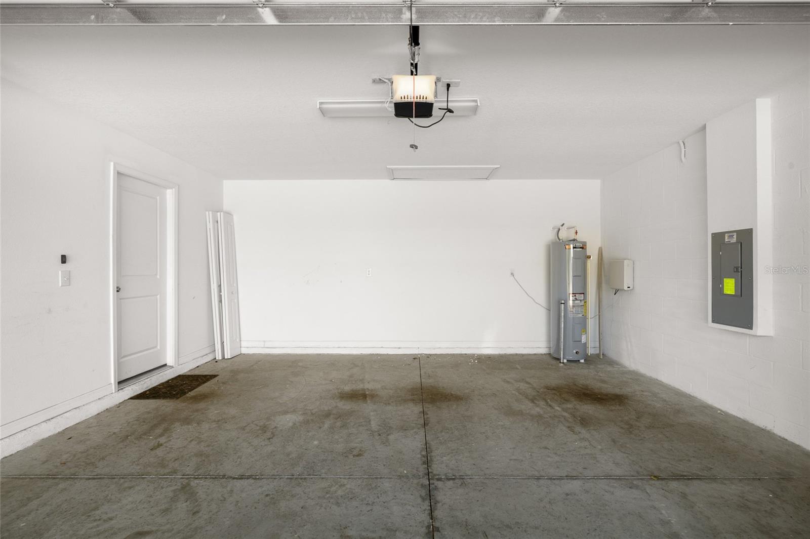 Image 25 of 32 For 10205 Cool Waterlily Avenue