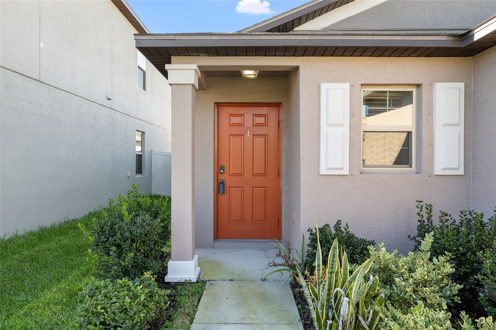 Image 6 of 32 For 10205 Cool Waterlily Avenue