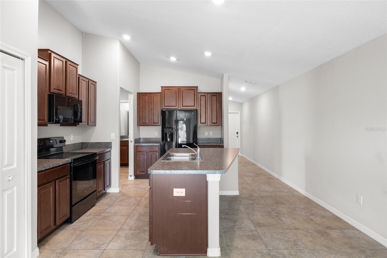 Image 9 of 32 For 10205 Cool Waterlily Avenue