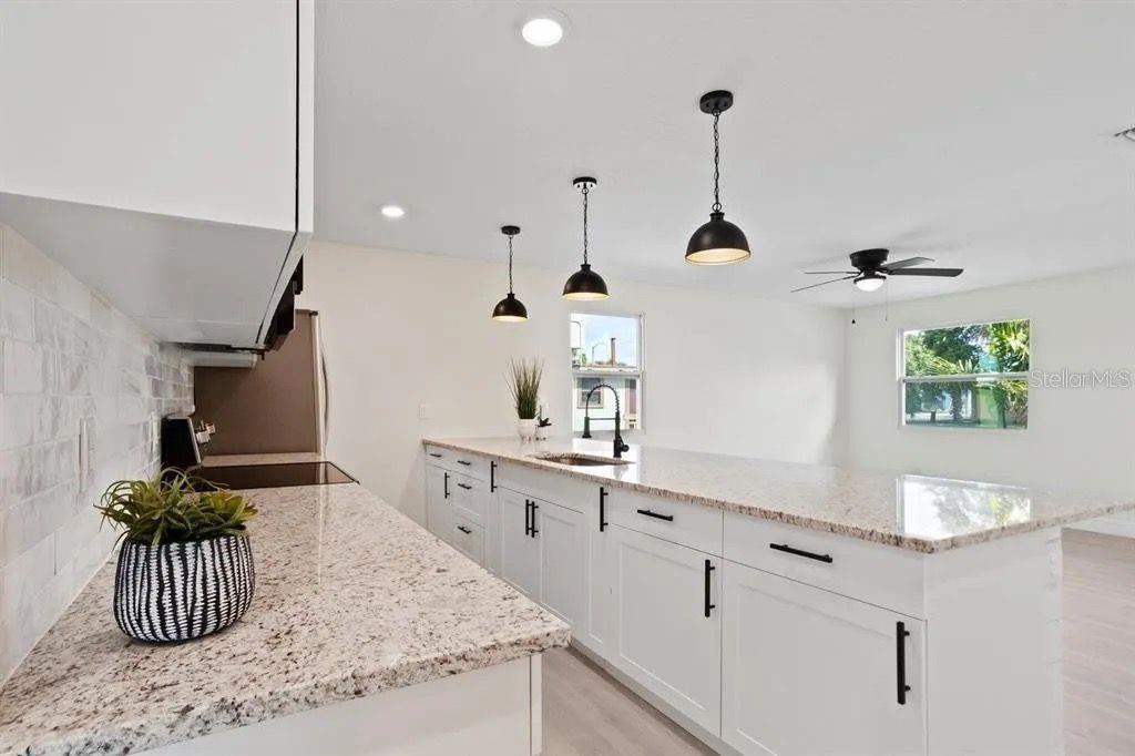 Image 10 of 56 For 2722 14th Avenue S