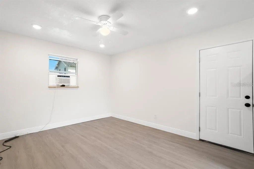 Image 20 of 56 For 2722 14th Avenue S