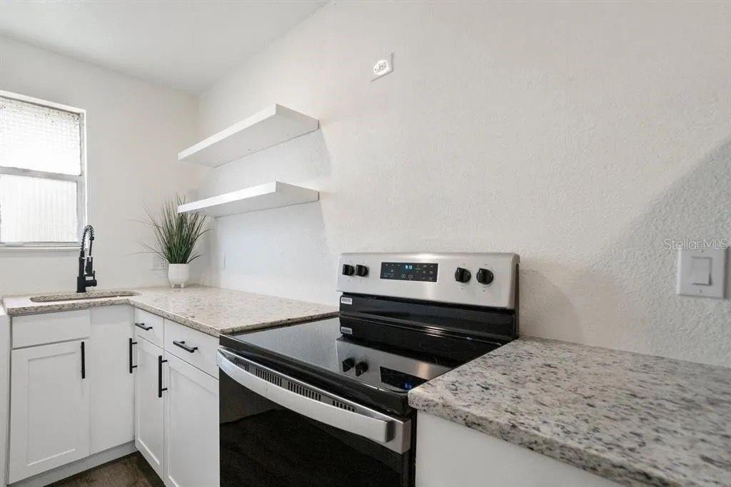 Image 21 of 56 For 2722 14th Avenue S