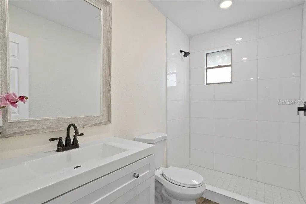 Image 22 of 56 For 2722 14th Avenue S