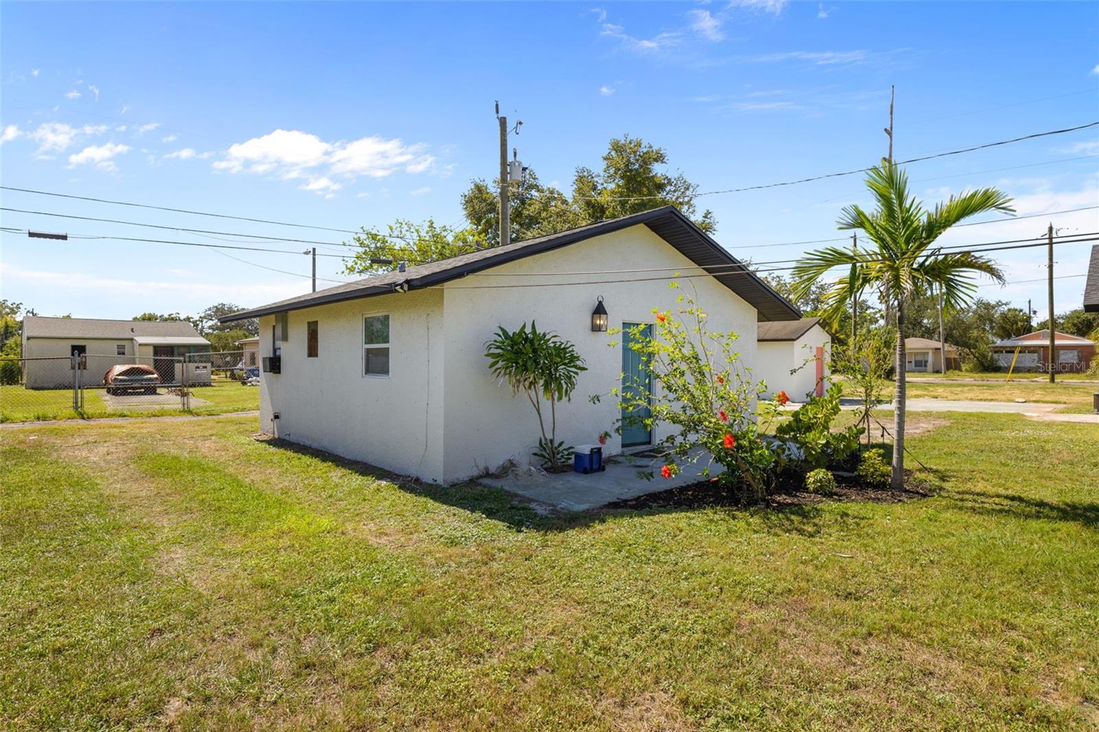 Image 23 of 56 For 2722 14th Avenue S