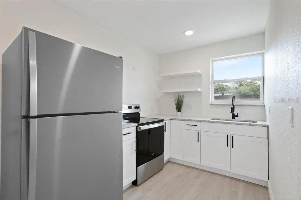 Image 27 of 56 For 2722 14th Avenue S