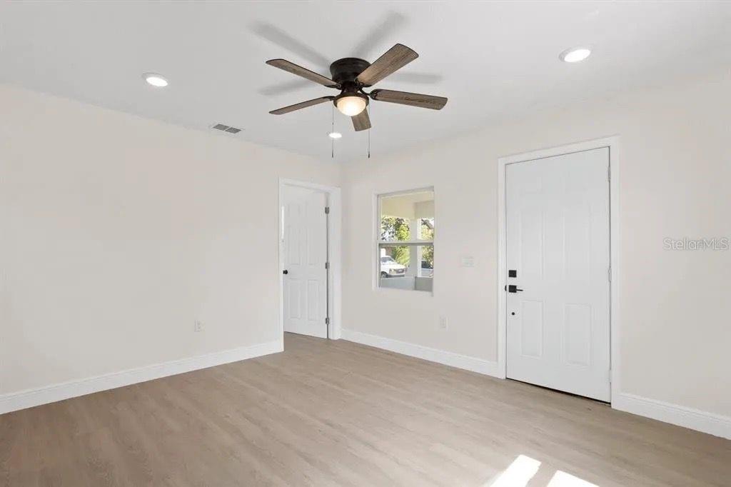 Image 31 of 56 For 2722 14th Avenue S