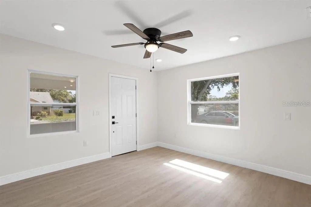 Image 32 of 56 For 2722 14th Avenue S