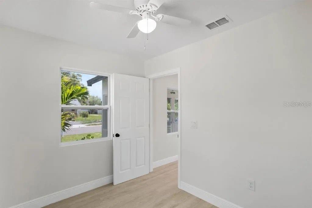 Image 38 of 56 For 2722 14th Avenue S