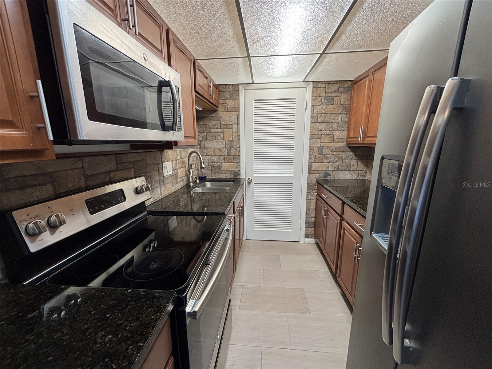 Image 7 of 21 For 1799 Highland Avenue 58