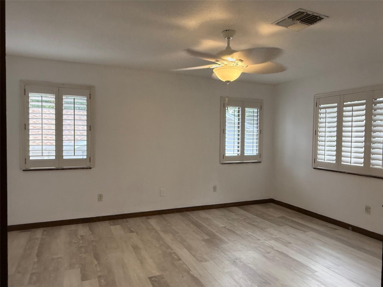 Image 20 of 50 For 2789 Valencia Lane W