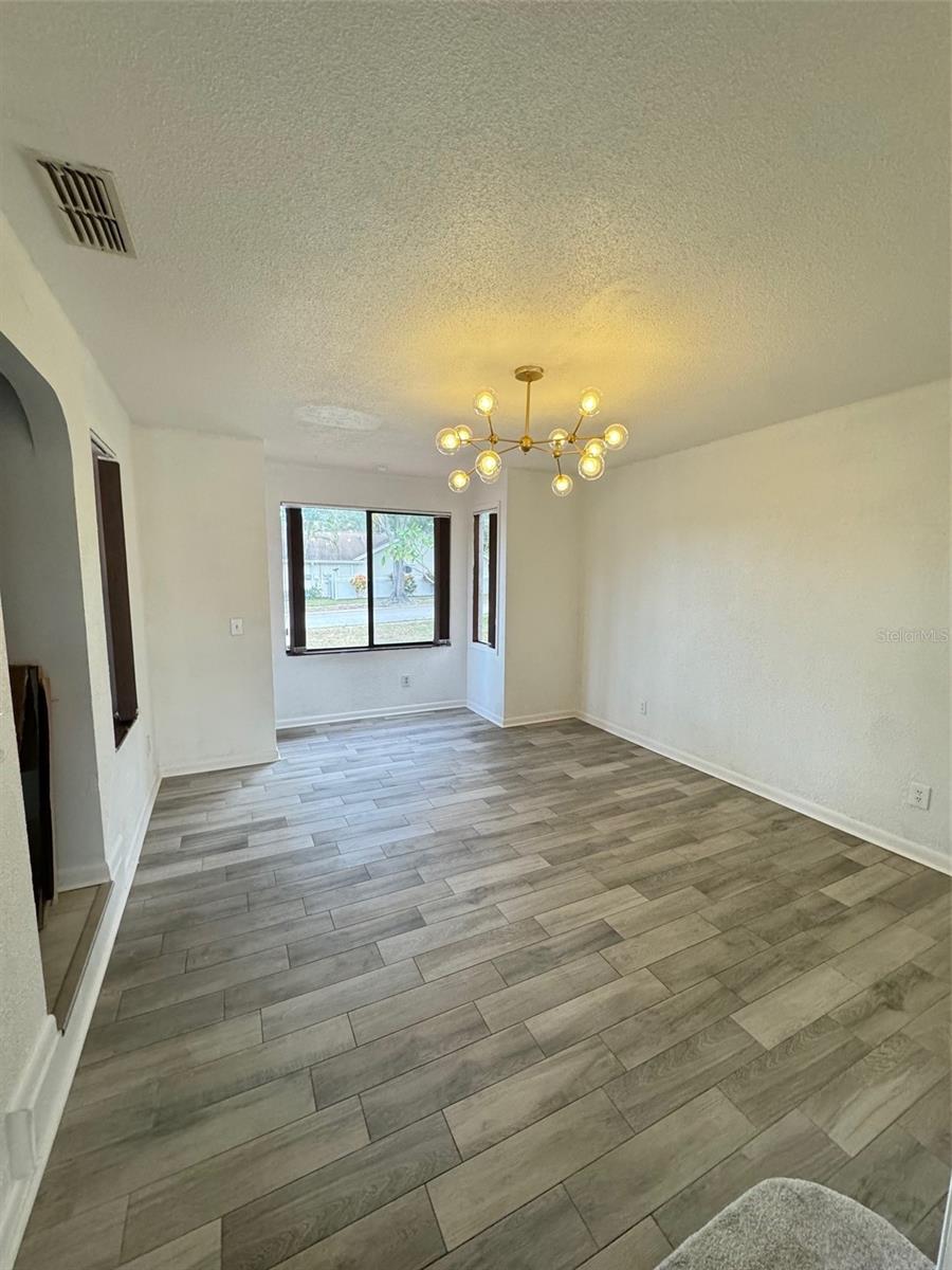 Image 23 of 50 For 2789 Valencia Lane W