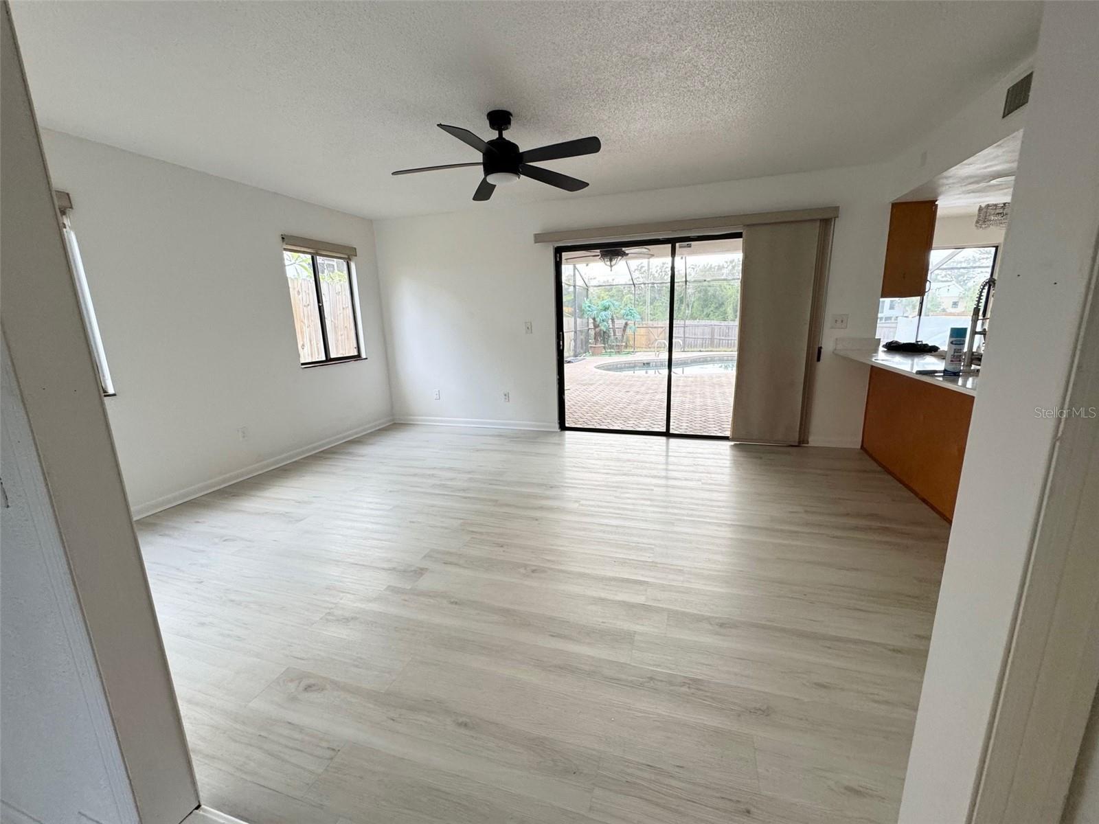 Image 3 of 50 For 2789 Valencia Lane W