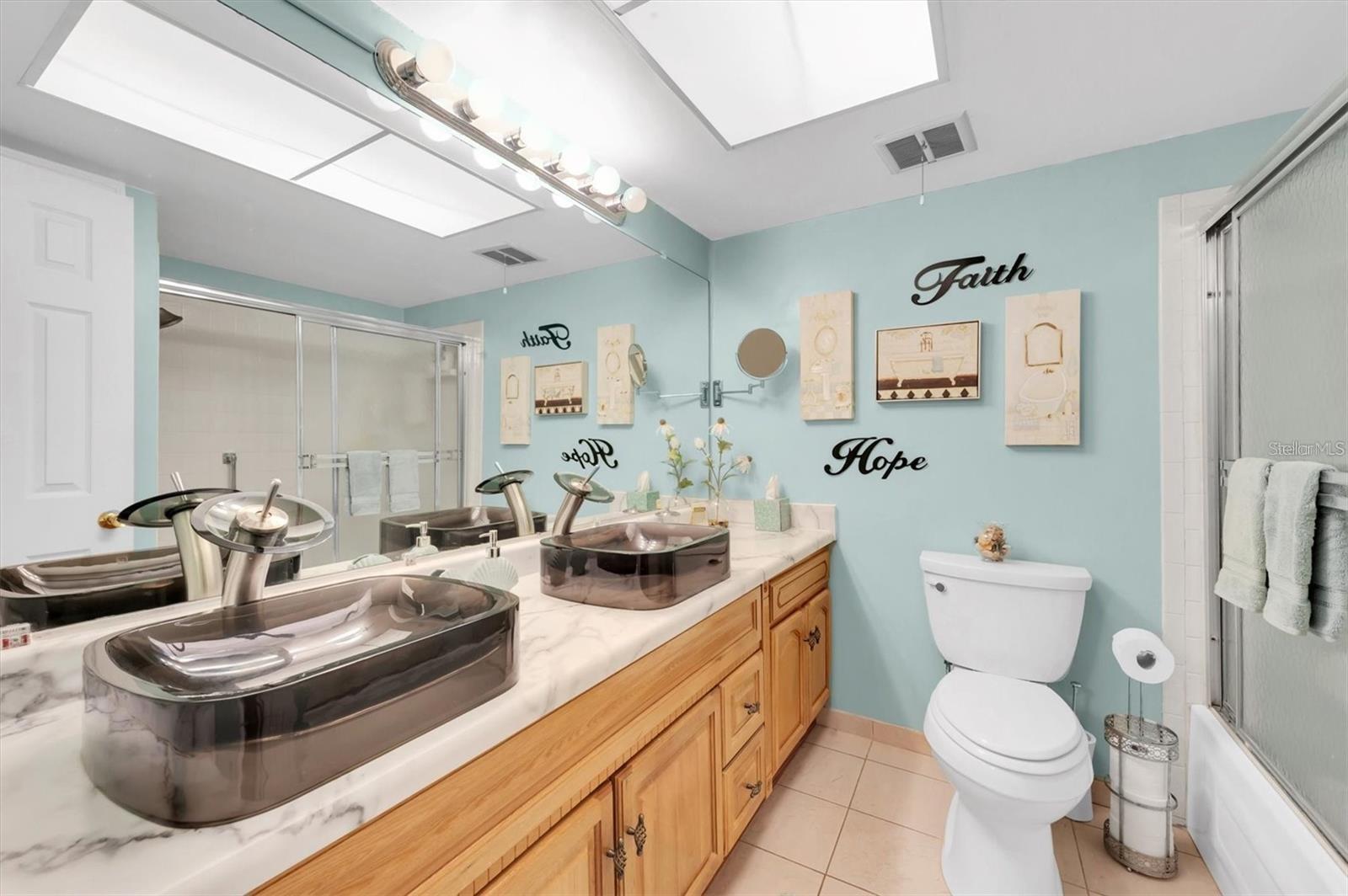 Image 18 of 30 For 19029 Us Highway 19 N 9-403