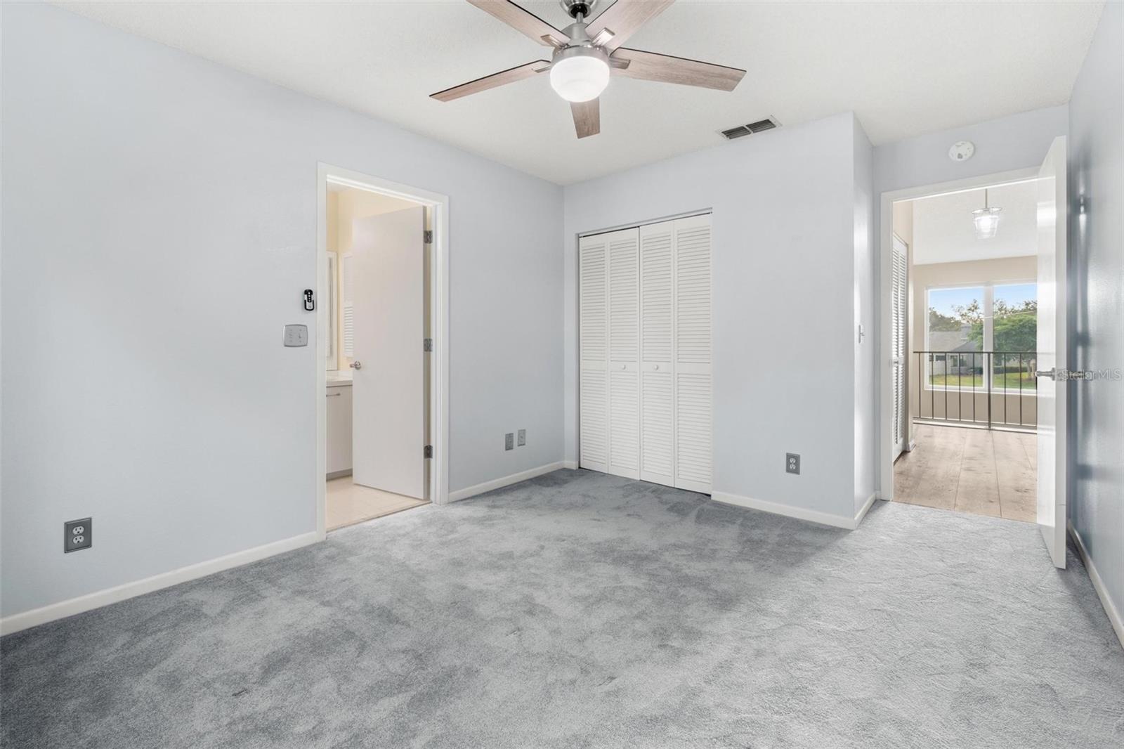 Image 22 of 41 For 846 Glades Court Ne