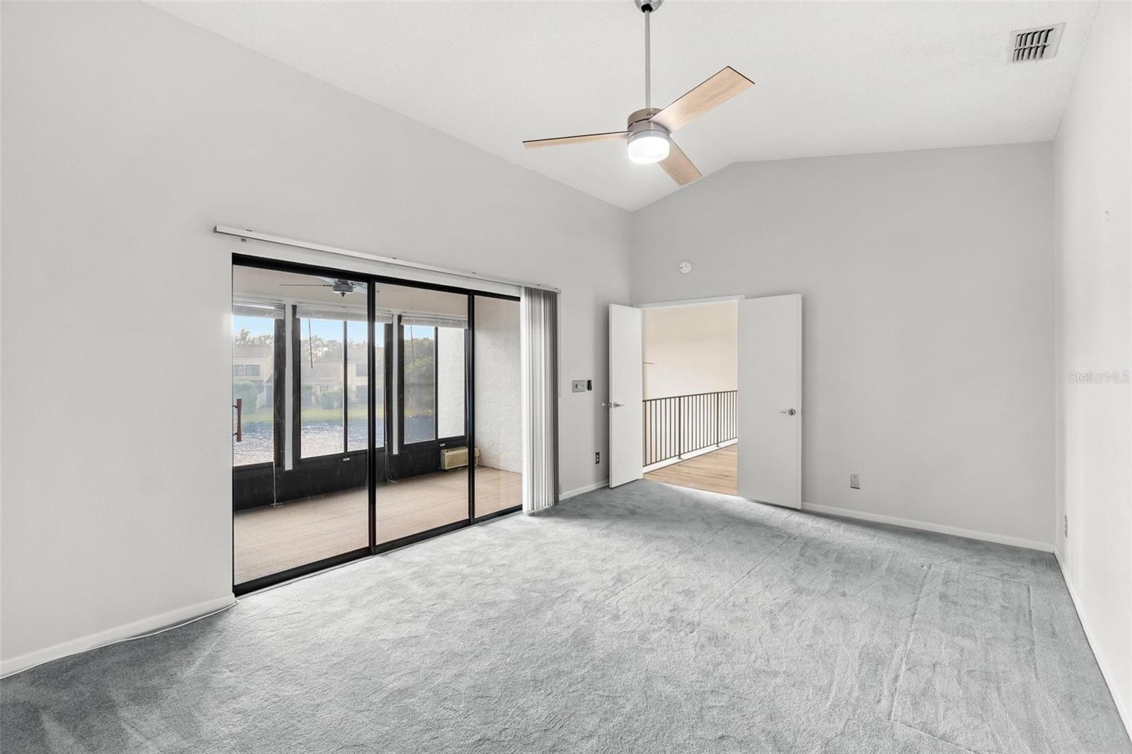 Image 23 of 41 For 846 Glades Court Ne