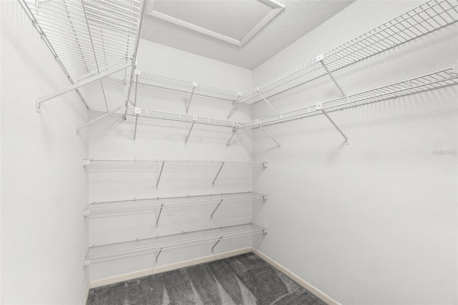 Image 30 of 41 For 846 Glades Court Ne