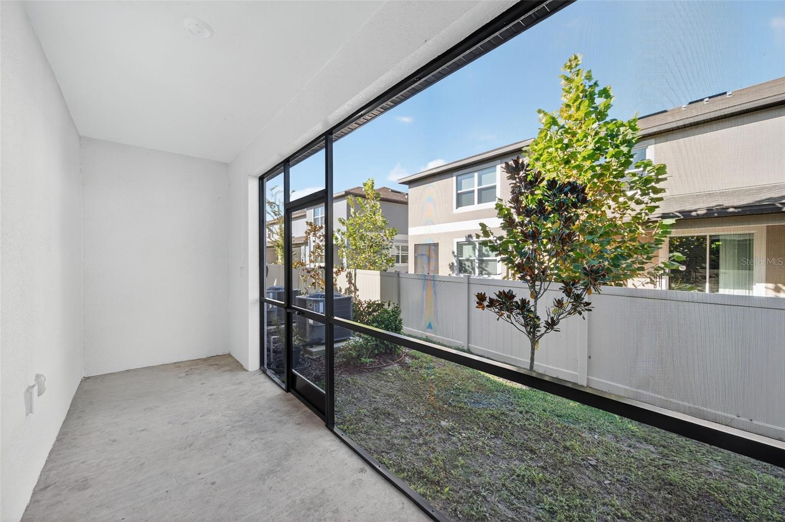 Image 19 of 61 For 10349 Trumpet Honeysuckle Way