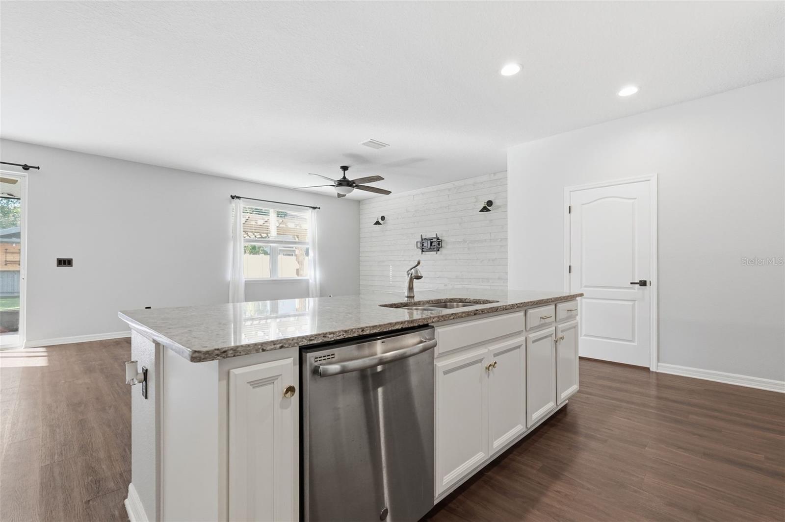 Image 13 of 82 For 12215 Blue Pacific Drive