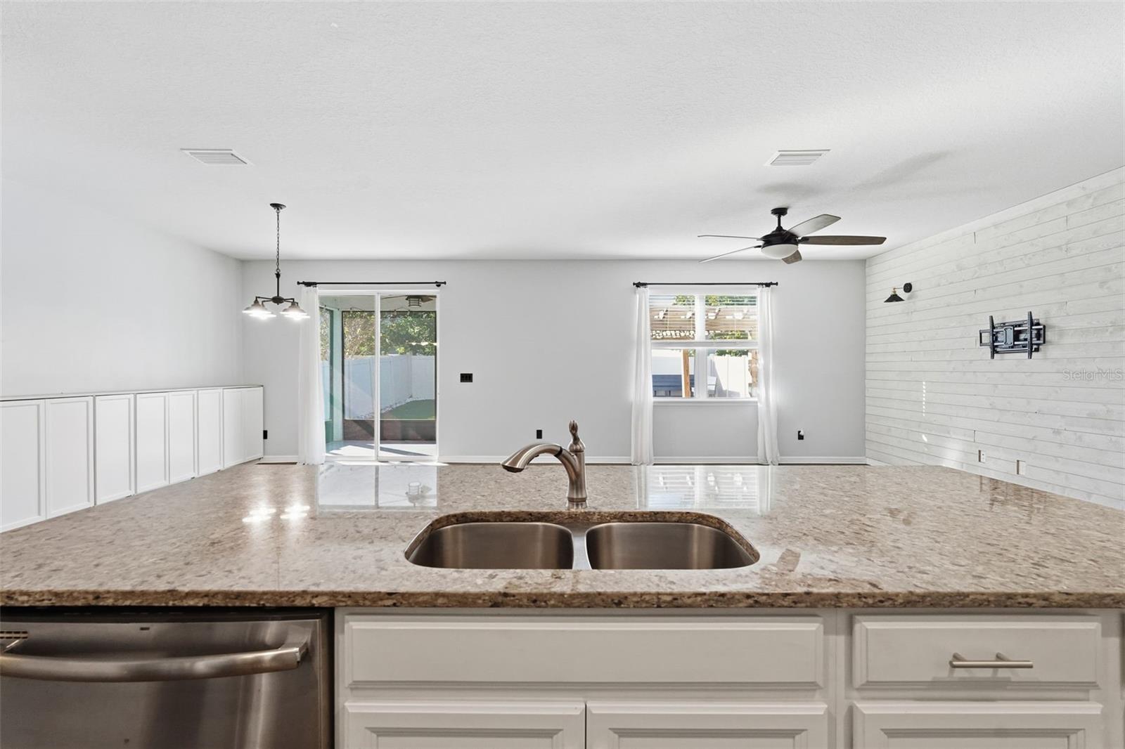 Image 14 of 82 For 12215 Blue Pacific Drive