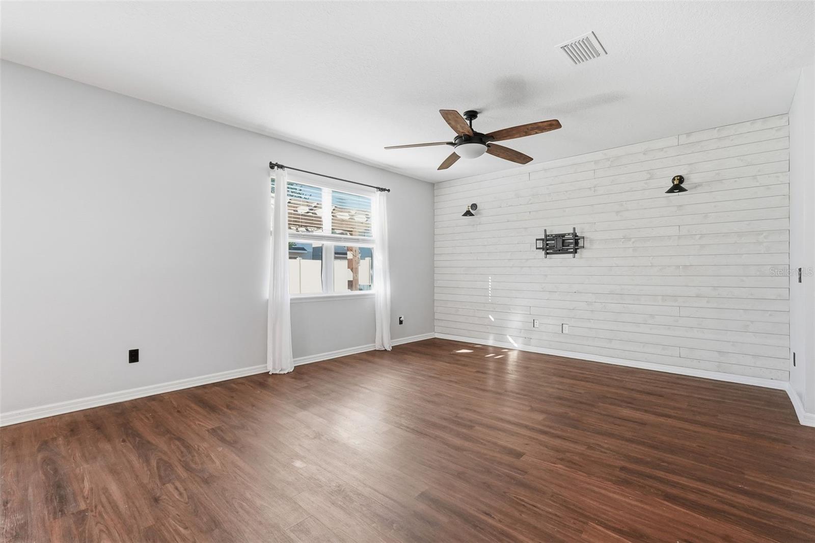 Image 16 of 82 For 12215 Blue Pacific Drive