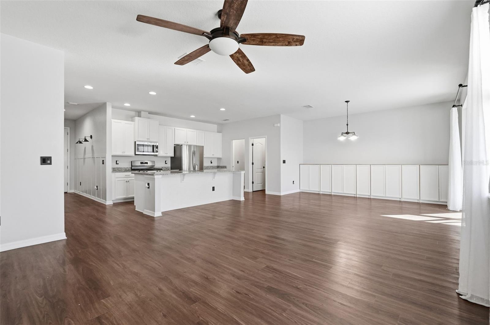 Image 18 of 82 For 12215 Blue Pacific Drive