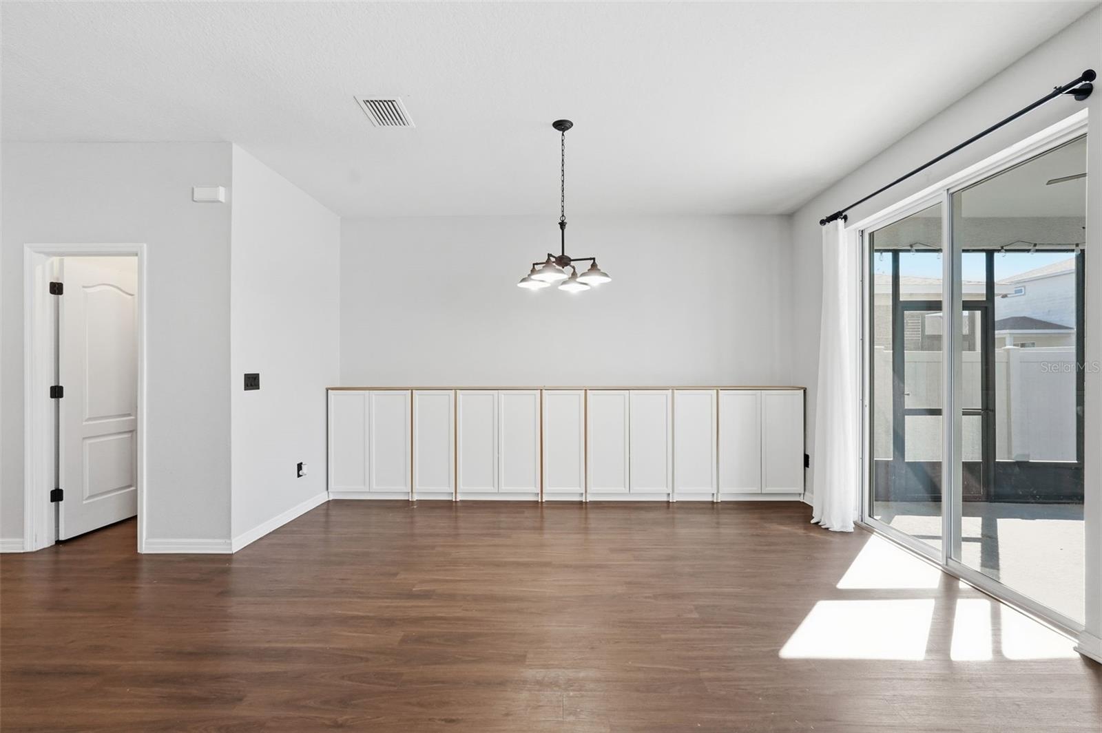 Image 20 of 82 For 12215 Blue Pacific Drive