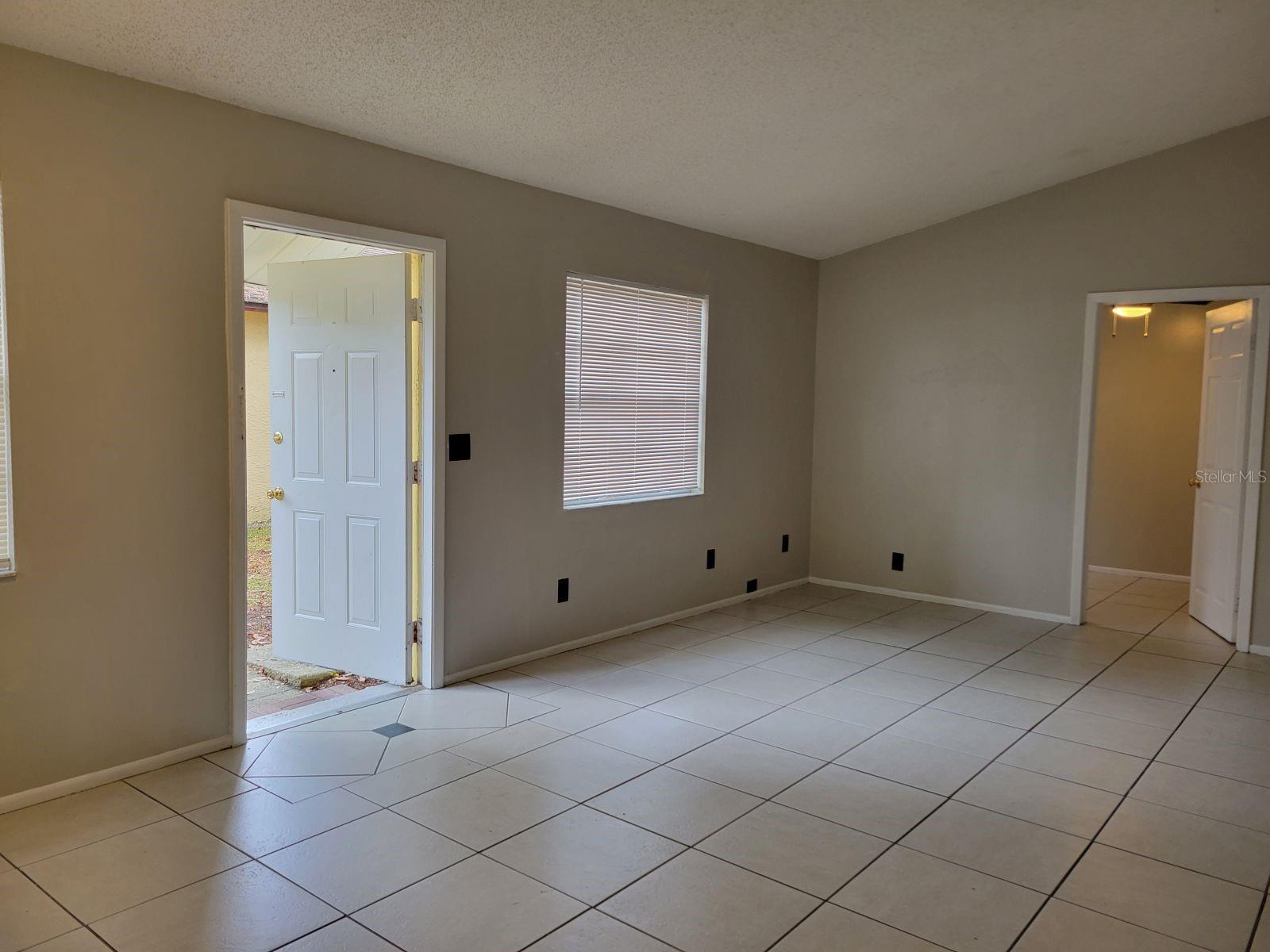 Image 13 of 44 For 3133 Huron Avenue