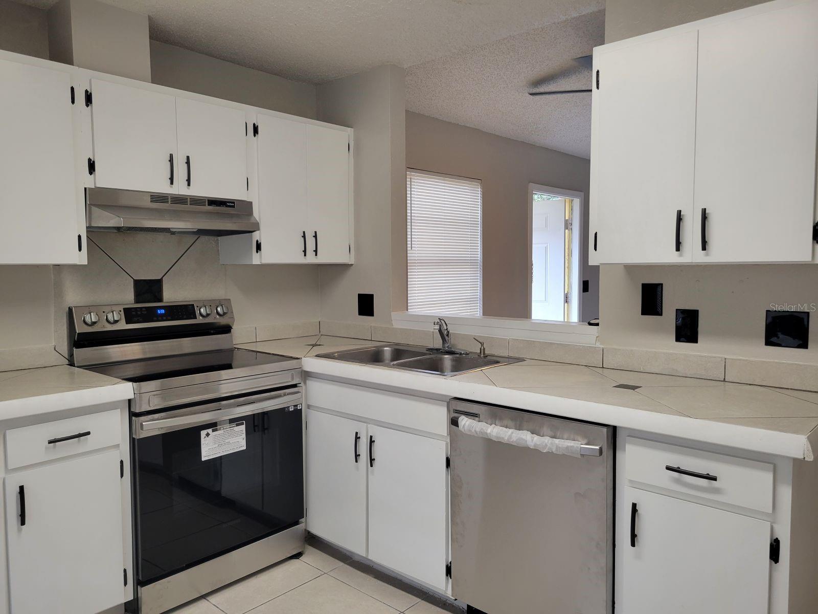 Image 15 of 44 For 3133 Huron Avenue