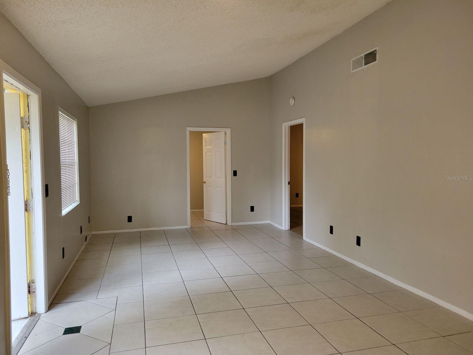 Image 17 of 44 For 3133 Huron Avenue