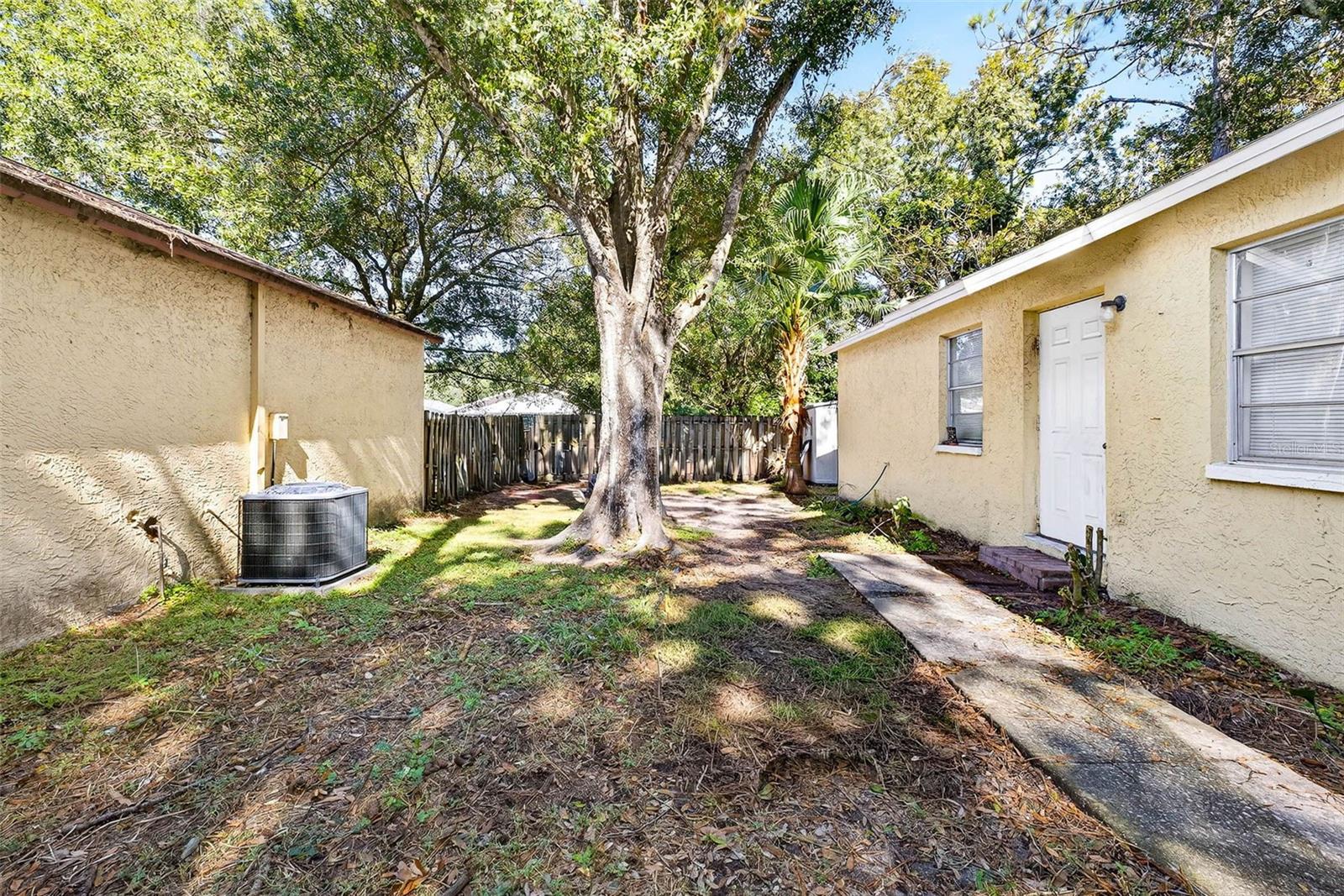 Image 7 of 44 For 3133 Huron Avenue