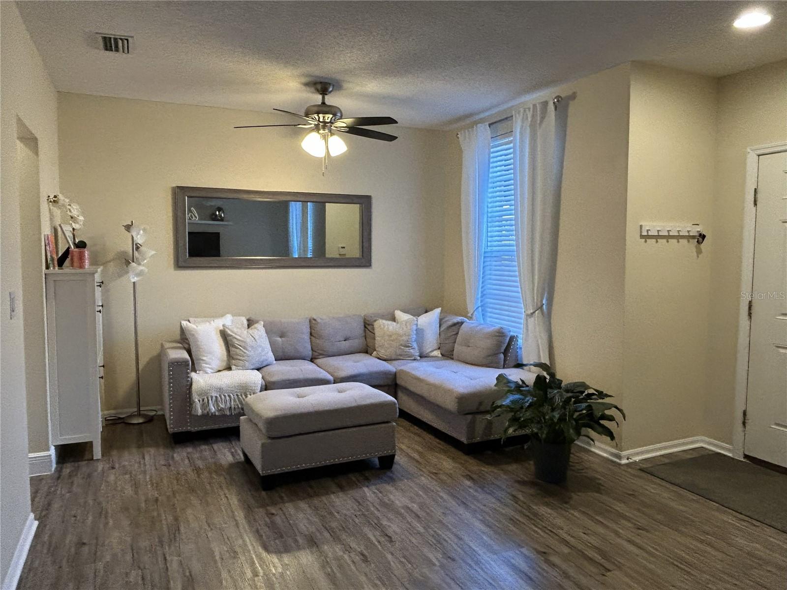 Image 6 of 16 For 1409 Sedgwick Drive