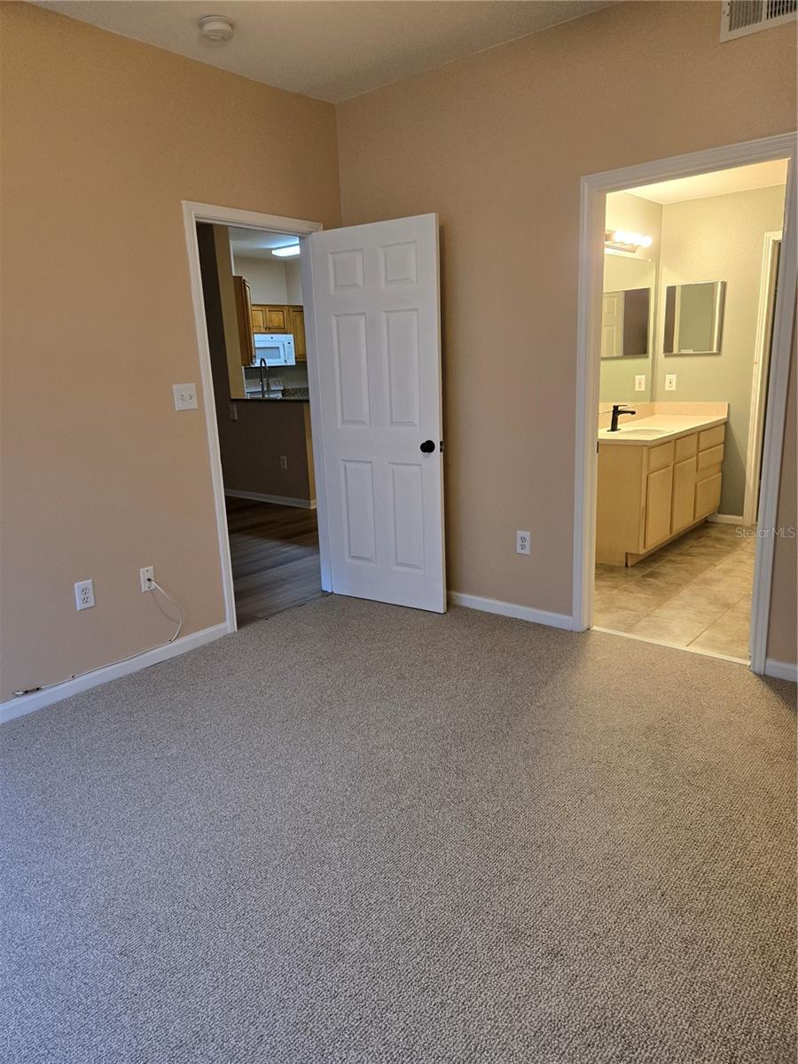 Image 13 of 18 For 1230 Missouri Avenue 717