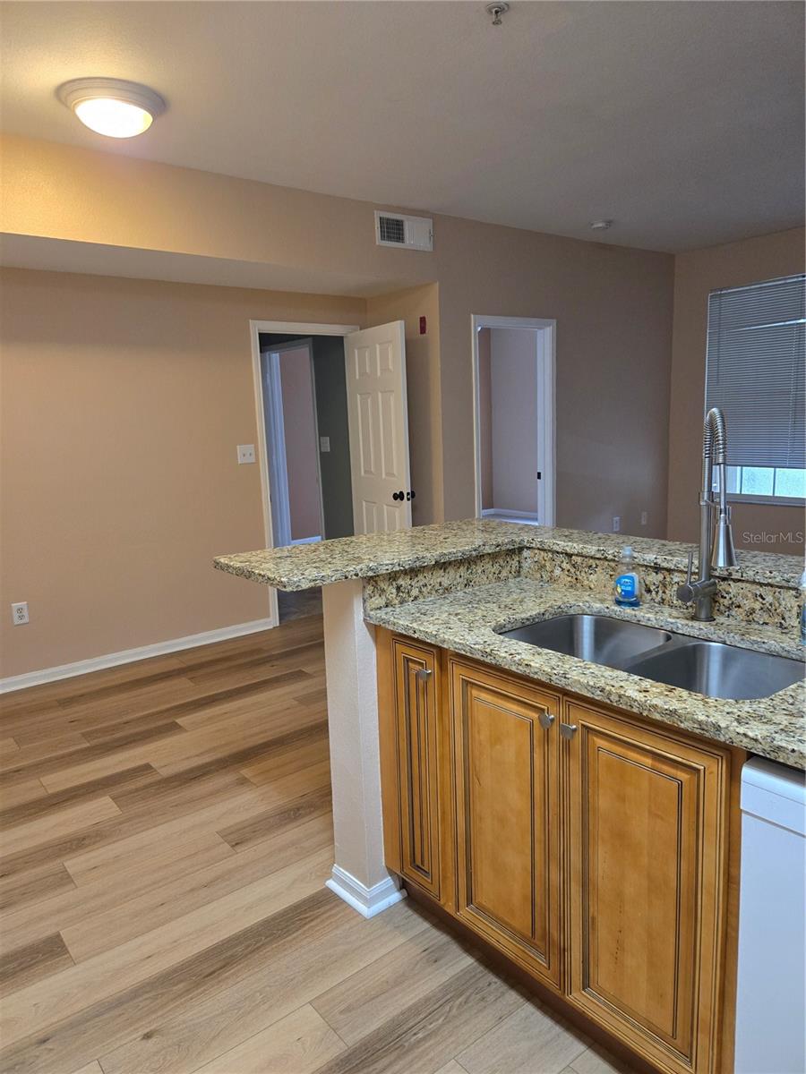 Image 14 of 18 For 1230 Missouri Avenue 717