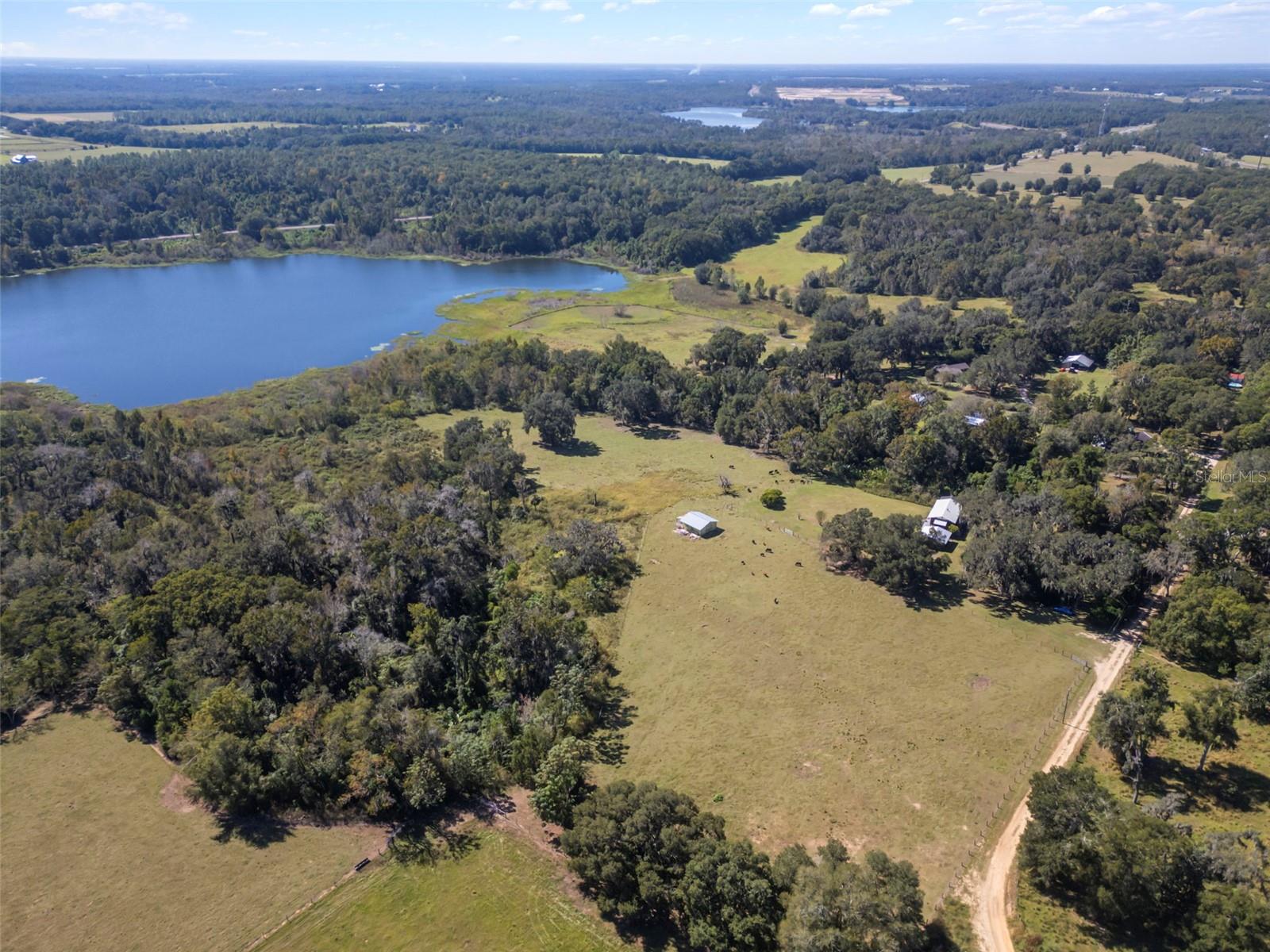 Listing photo id 8 for 32854 Lister Road