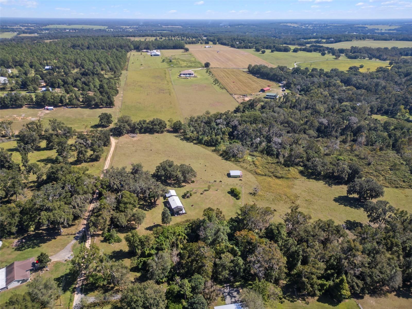 Listing photo id 15 for 32854 Lister Road